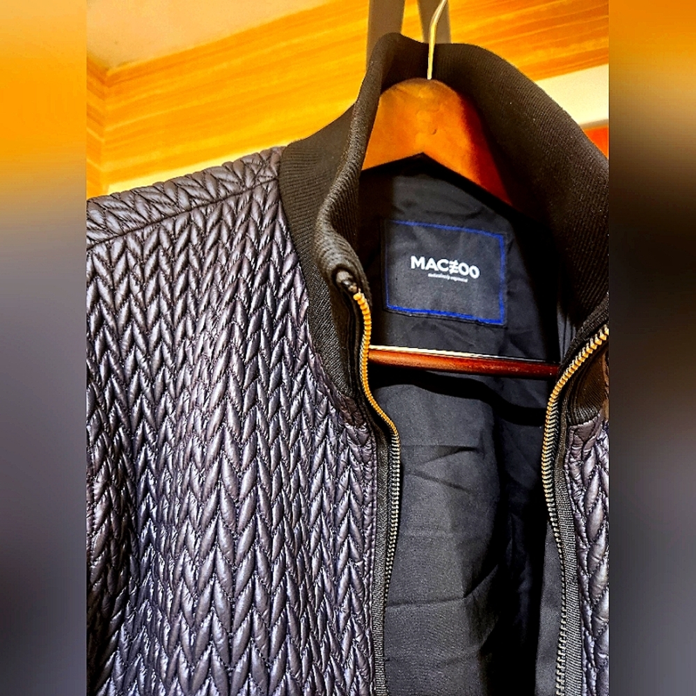 Maceoo, Jacket